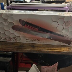 Gladiador Hair Straightener - Metallic Red